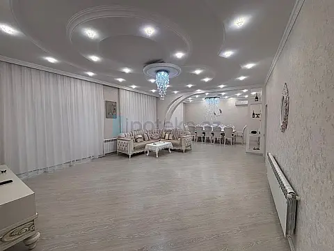 Satılır 5 otaqlı mənzil 350 m²