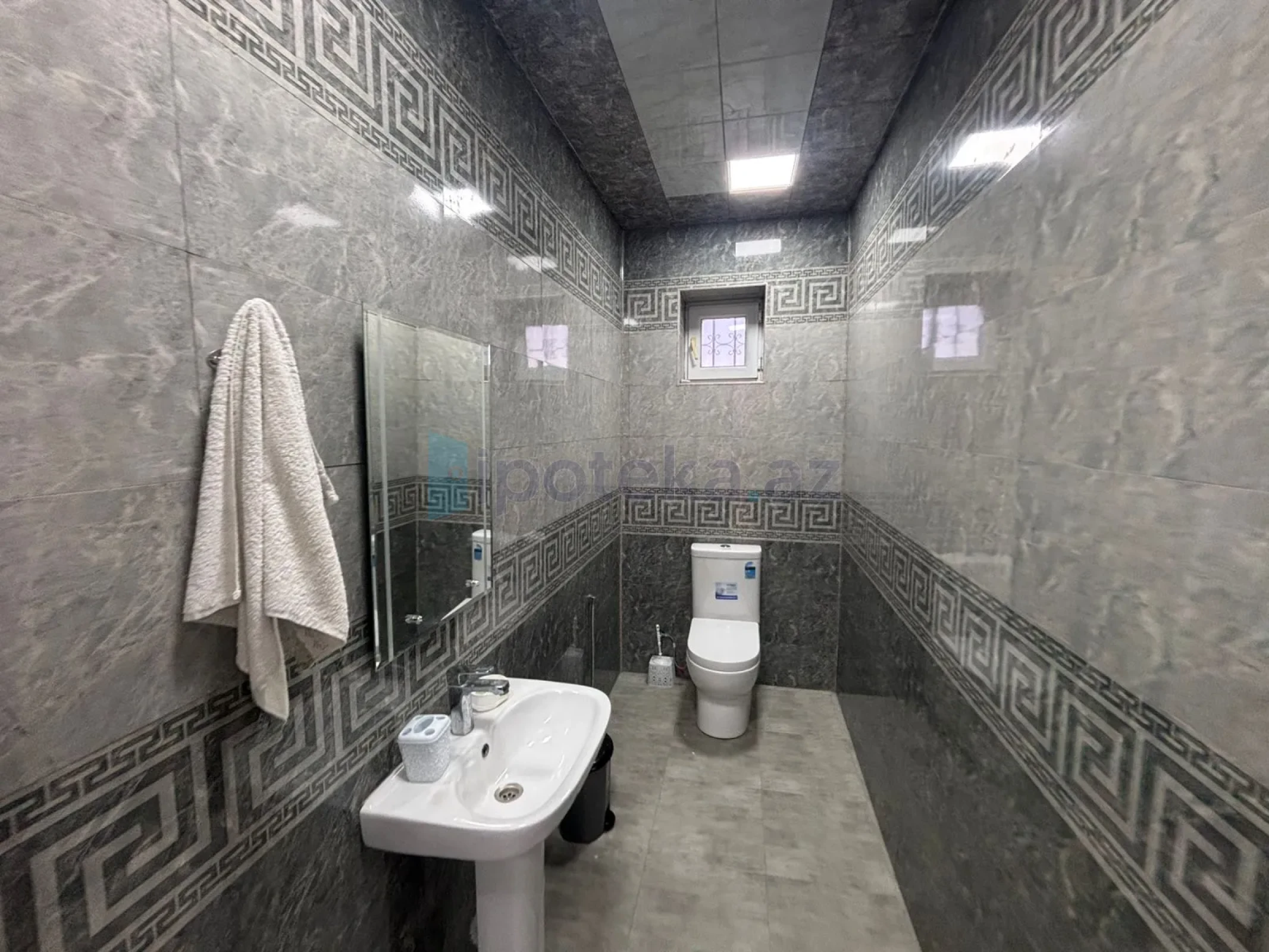 Satılır 5 otaqlı mənzil 350 m²