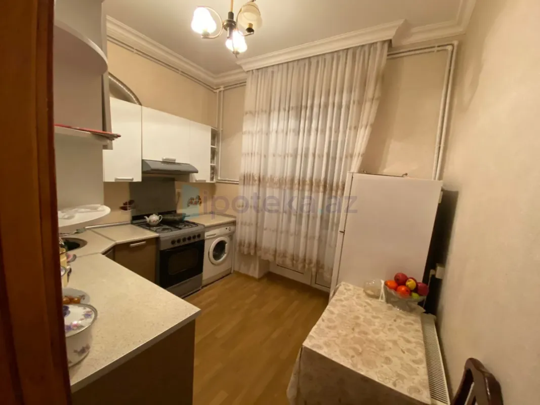 Satılır 3 otaqlı köhnə tikili 85 m²