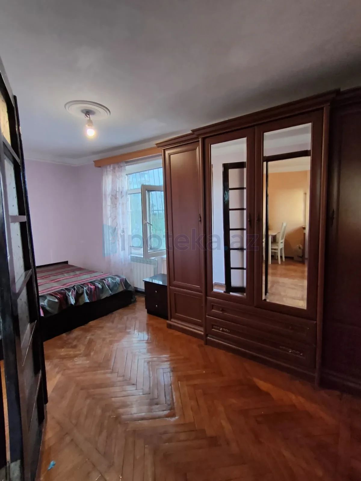 Satılır 2 otaqlı köhnə tikili 50 m²