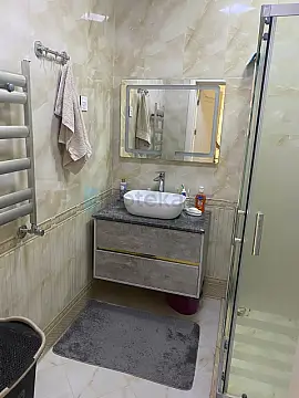 Satılır 4 otaqlı mənzil 300 m²