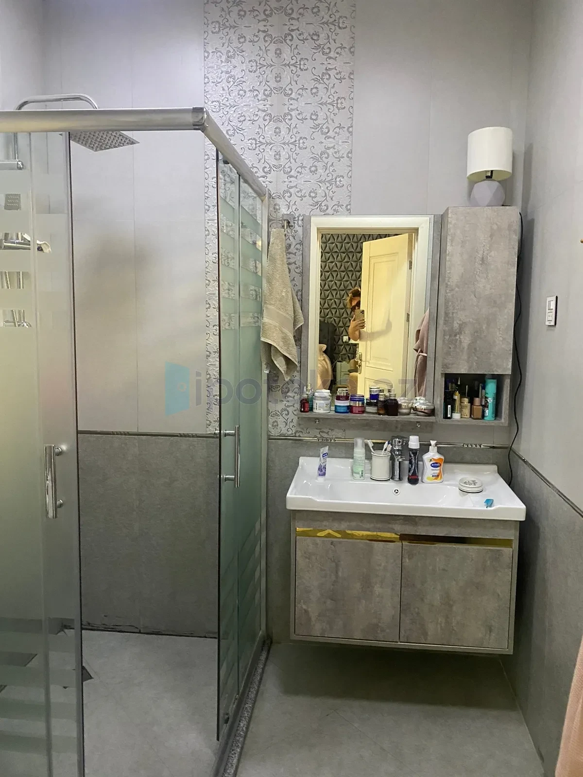 Satılır 4 otaqlı mənzil 300 m²