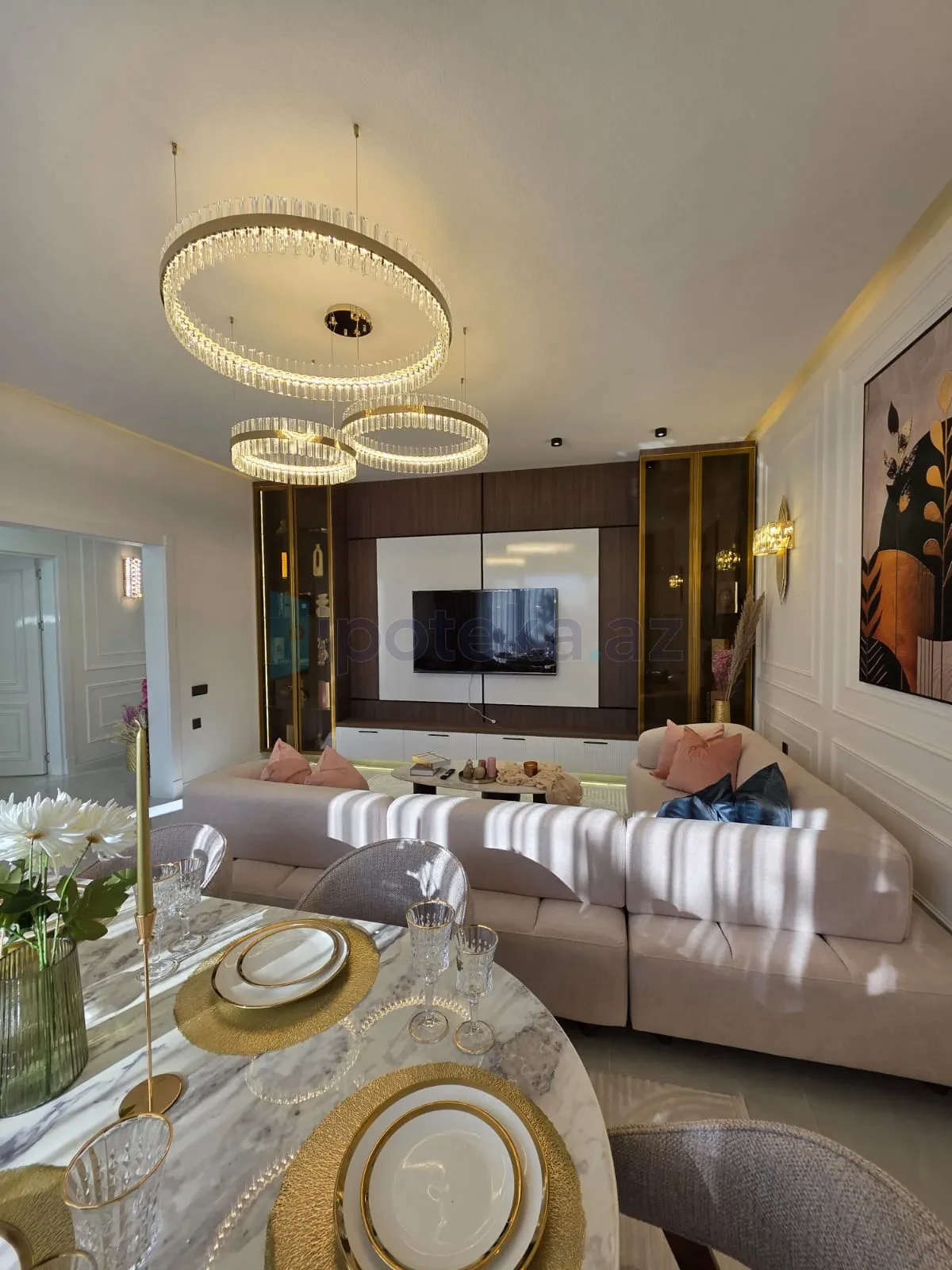 Satılır 4 otaqlı mənzil 140 m²