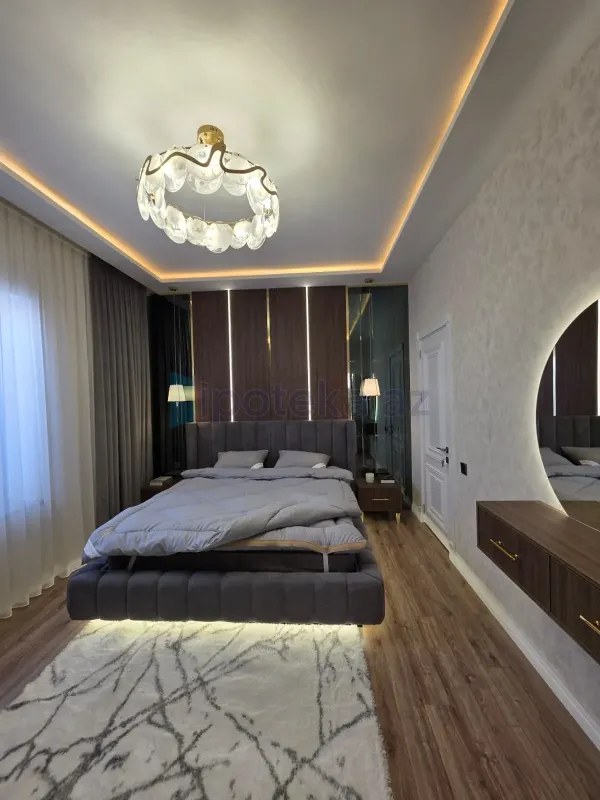 Satılır 4 otaqlı mənzil 140 m²
