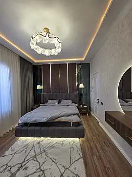 Satılır 4 otaqlı mənzil 140 m²