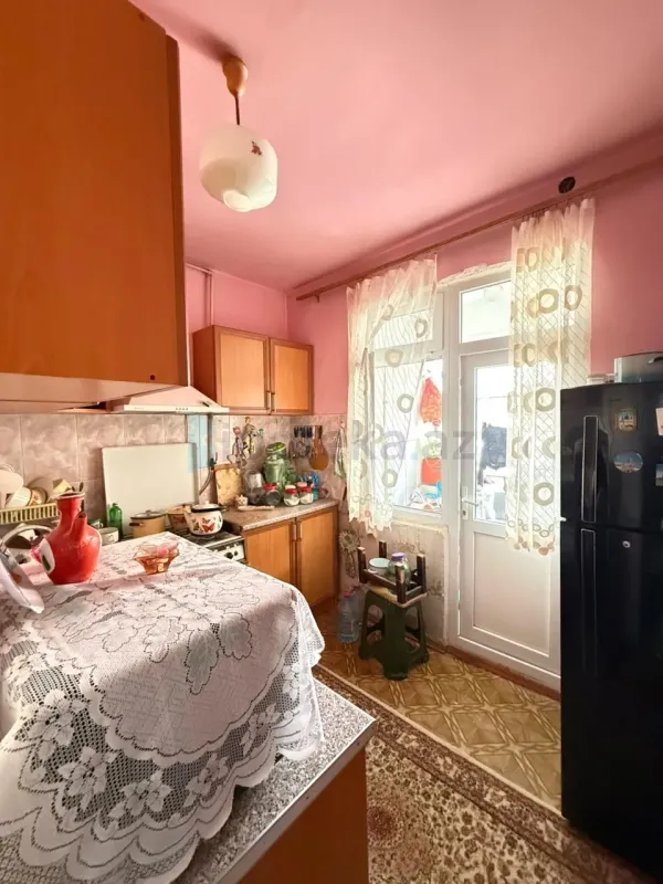 Satılır 2 otaqlı köhnə tikili 60 m²