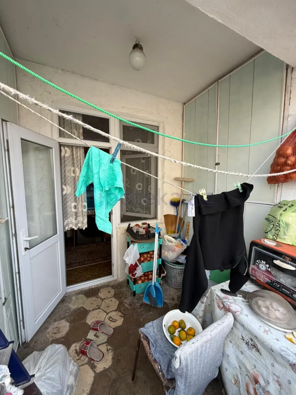 Satılır 2 otaqlı köhnə tikili 60 m²