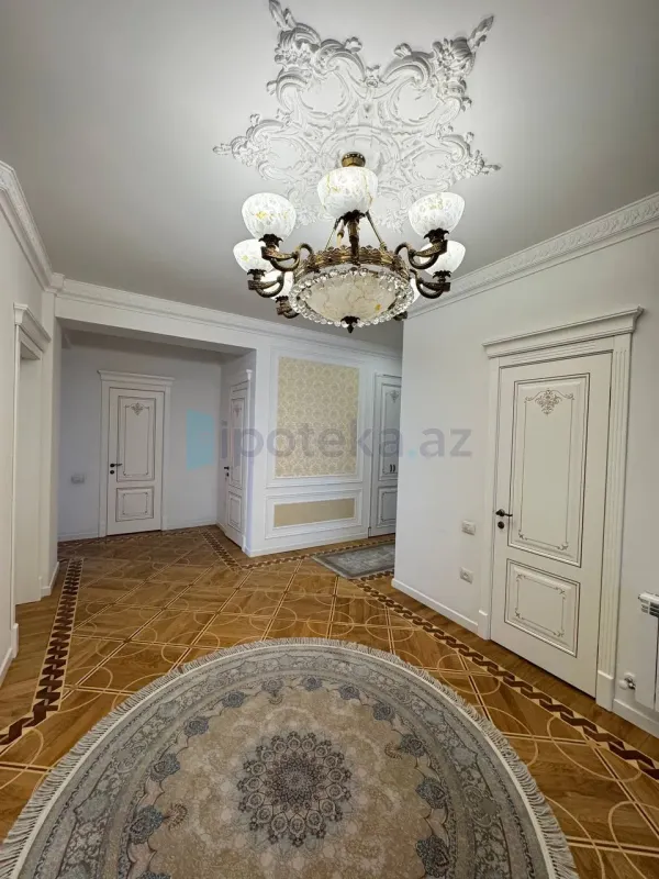 Satılır 4 otaqlı yeni tikili 210 m²