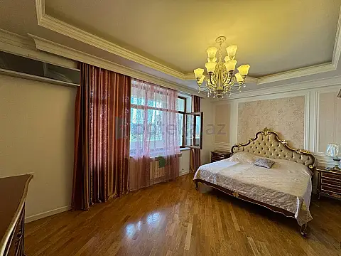 Satılır 4 otaqlı yeni tikili 210 m²