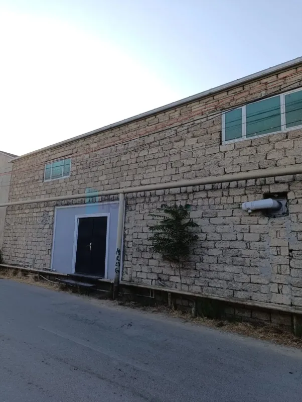 Satılır 8 otaqlı mənzil 198 m²