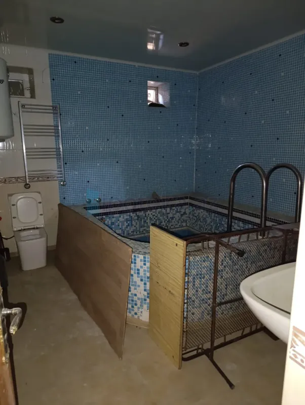 Satılır 8 otaqlı mənzil 198 m²