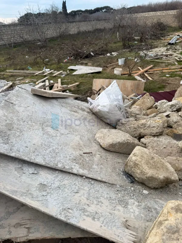 Satılır torpaq sahəsi 2 m²