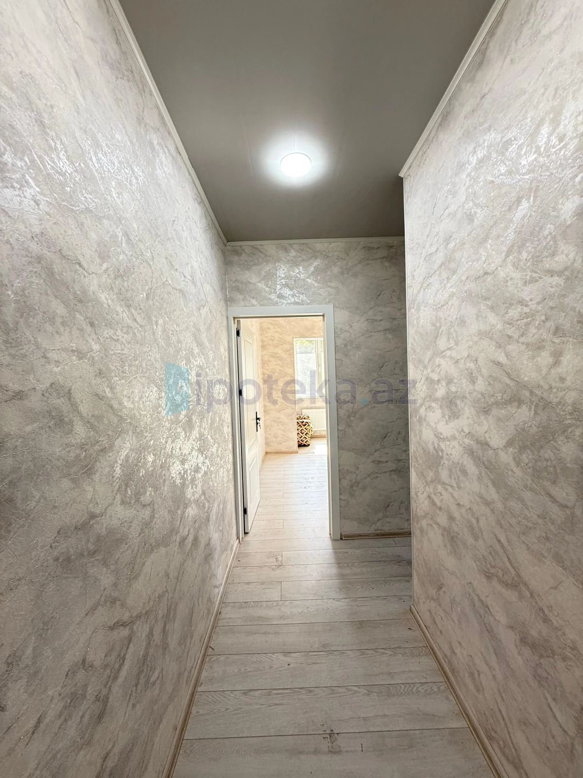 Satılır 1 otaqlı köhnə tikili 40 m²