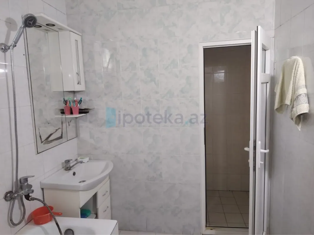 Satılır 4 otaqlı həyət evi 201 m²