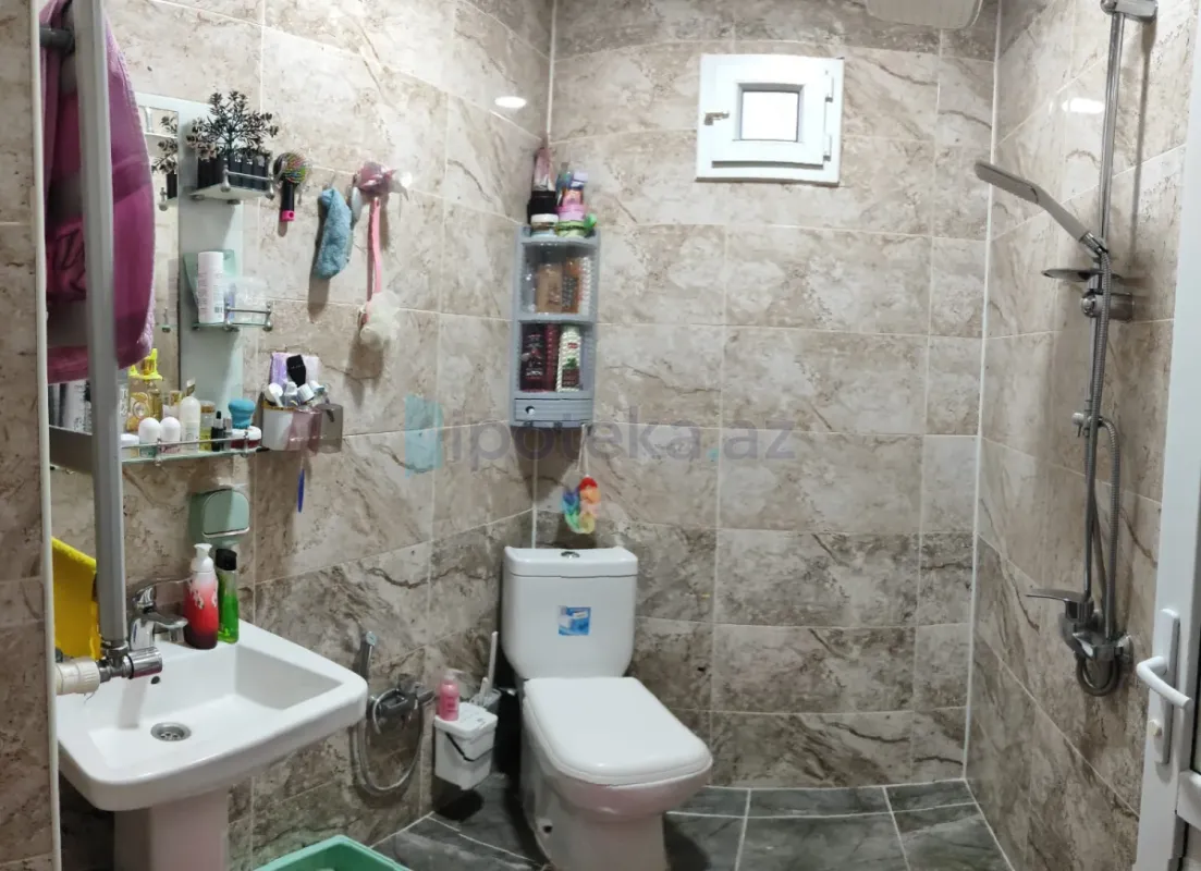 Satılır 2 otaqlı həyət evi 79 m²