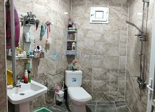 Satılır 2 otaqlı həyət evi 79 m²
