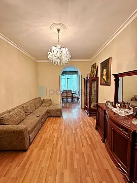 Satılır 3 otaqlı köhnə tikili 105 m²