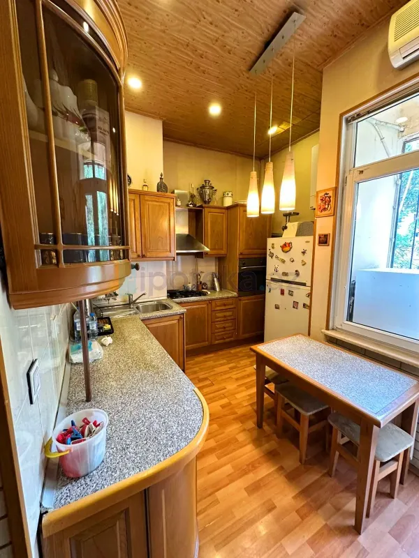 Satılır 3 otaqlı köhnə tikili 105 m²