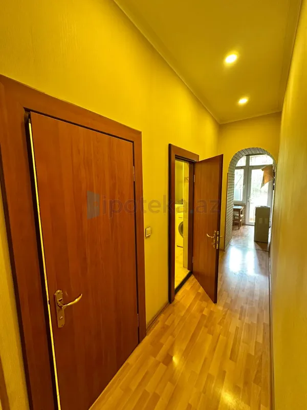Satılır 3 otaqlı köhnə tikili 105 m²