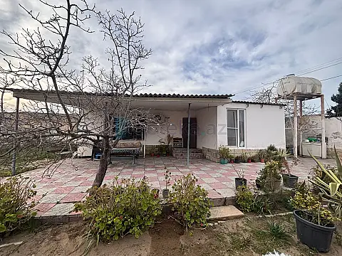 Satılır 4 otaqlı mənzil 120 m²
