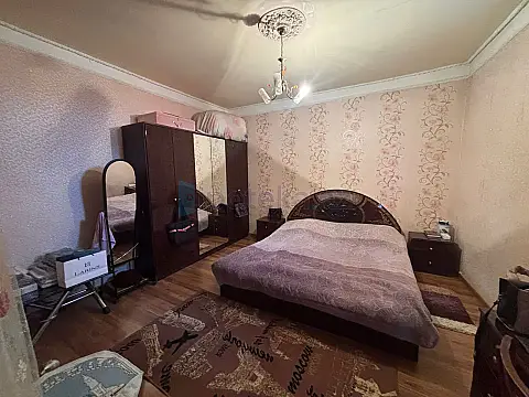 Satılır 4 otaqlı mənzil 120 m²