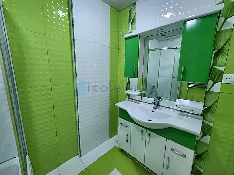 Satılır 3 otaqlı yeni tikili 90.2 m²