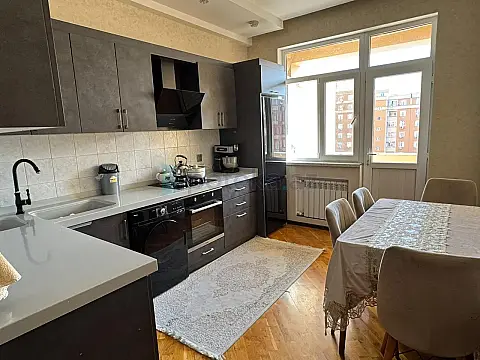 Satılır 3 otaqlı yeni tikili 89 m²