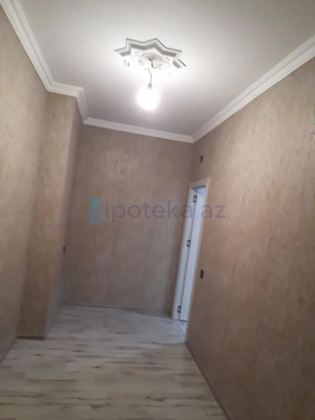 Satılır 2 otaqlı yeni tikili 60 m²