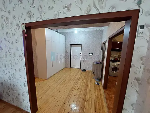 Satılır 3 otaqlı yeni tikili 100 m²