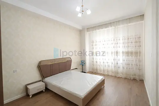 Satılır 3 otaqlı yeni tikili 82 m²