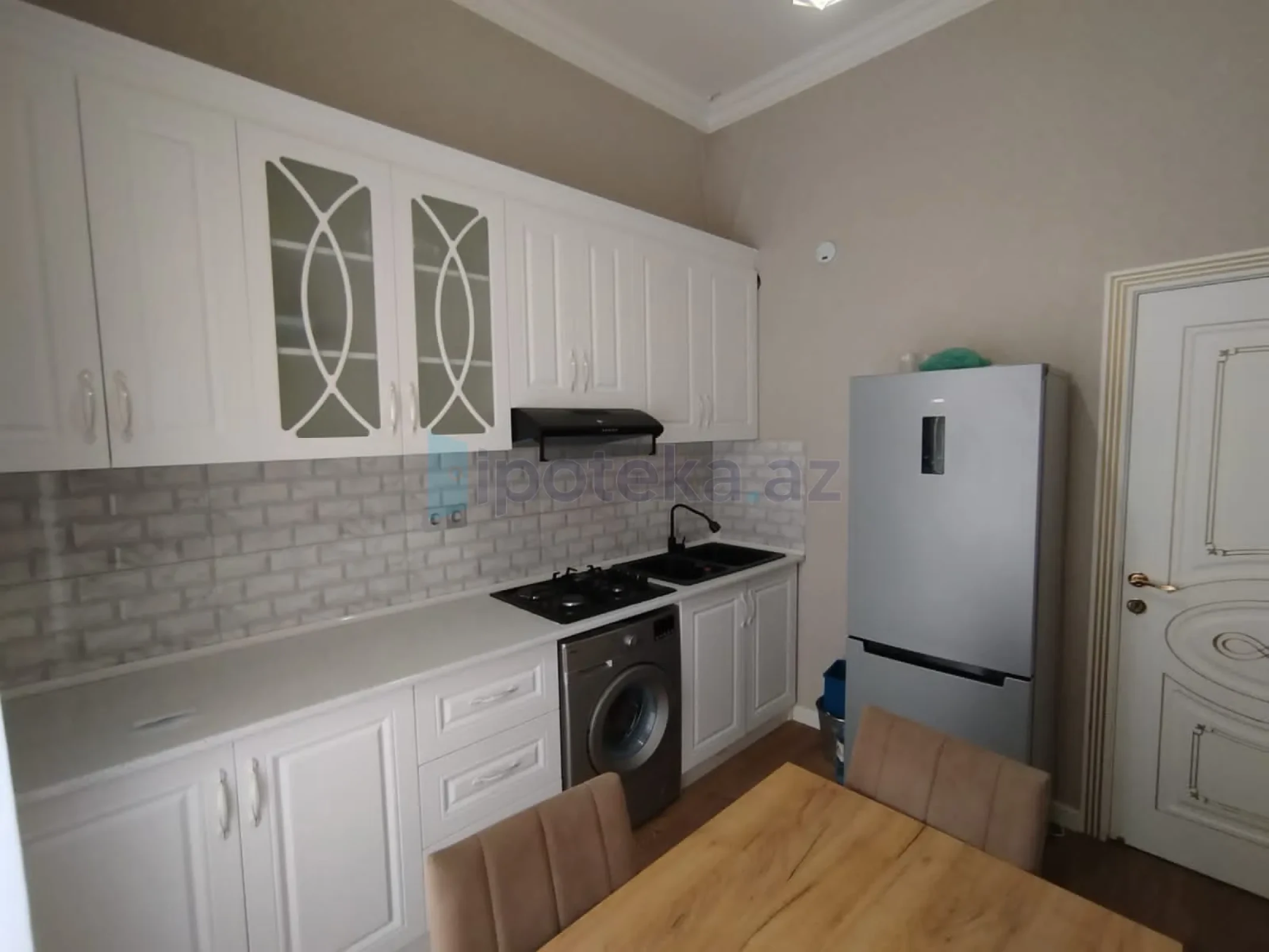 Satılır 3 otaqlı yeni tikili 82 m²