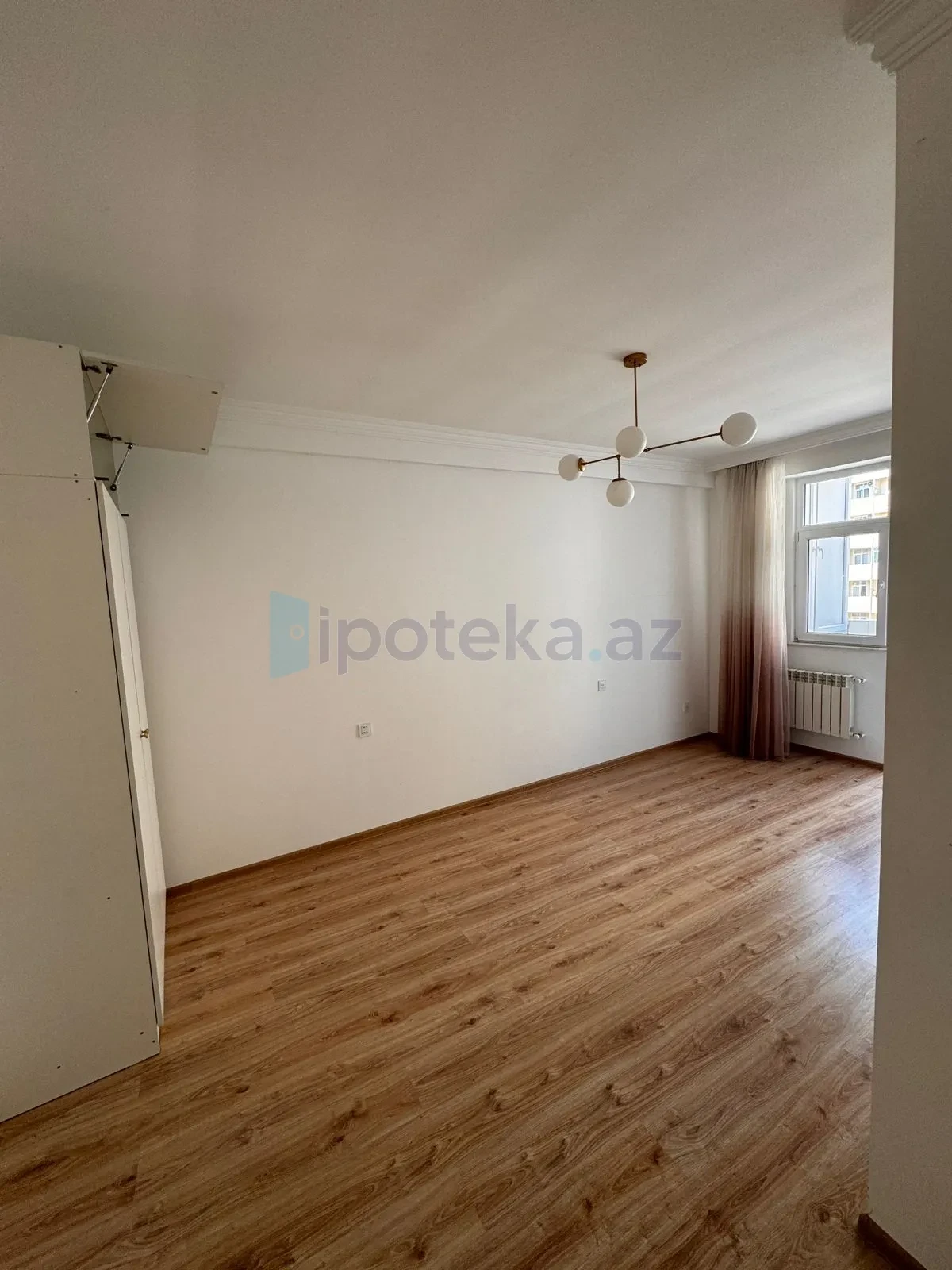 Satılır 2 otaqlı yeni tikili 75.5 m²