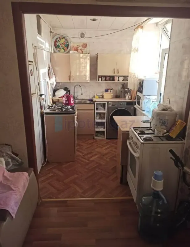 Satılır 3 otaqlı köhnə tikili 63 m²