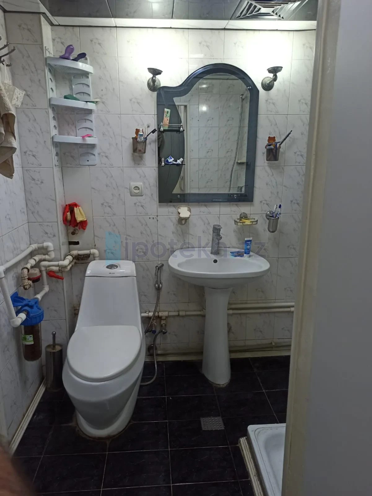 Satılır 3 otaqlı köhnə tikili 63 m²