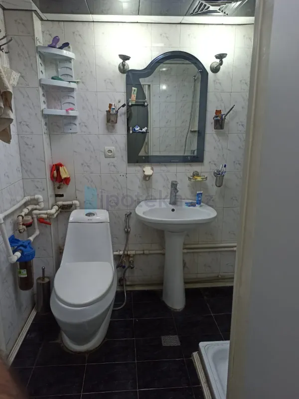 Satılır 3 otaqlı köhnə tikili 63 m²