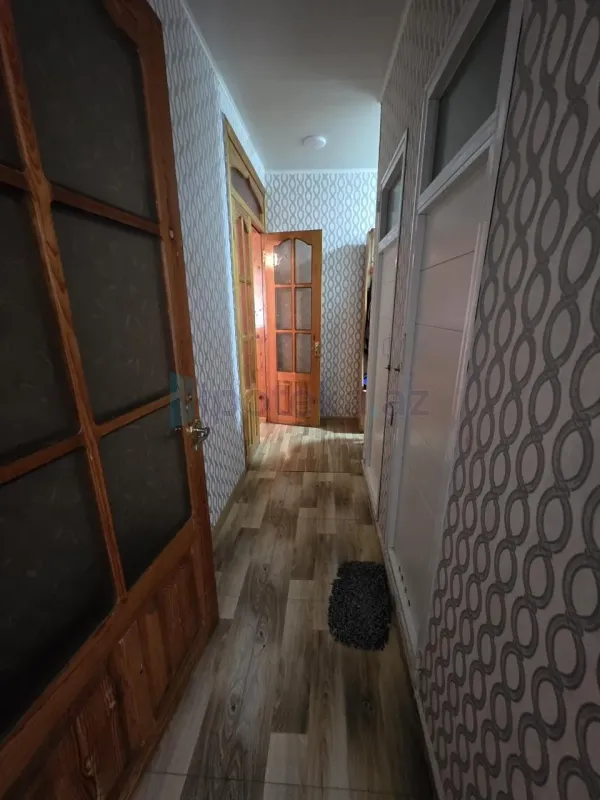 Satılır 3 otaqlı köhnə tikili 70 m²