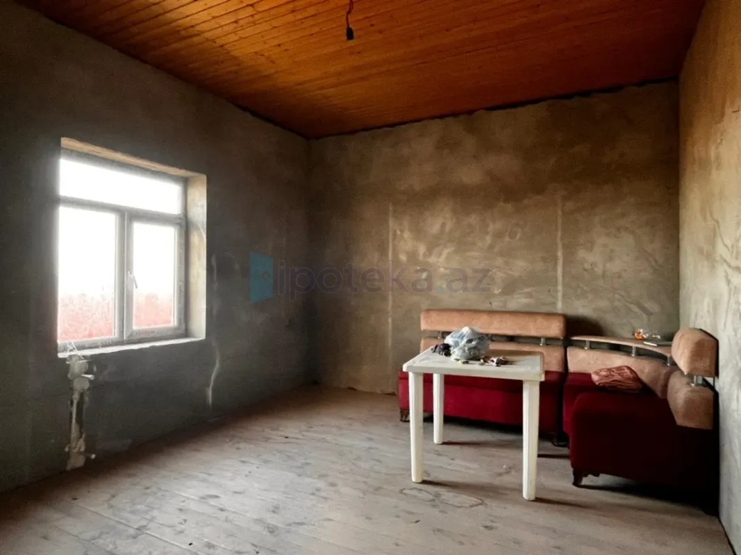 Satılır 5 otaqlı həyət evi 200 m²