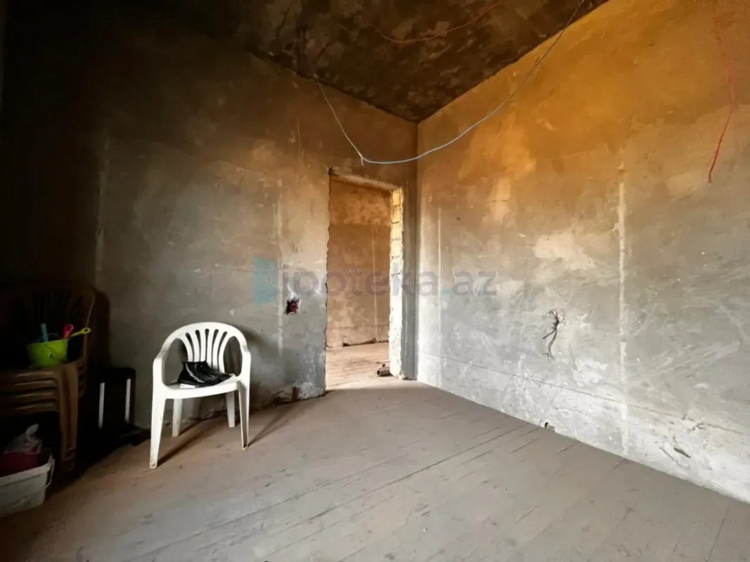 Satılır 5 otaqlı həyət evi 200 m²