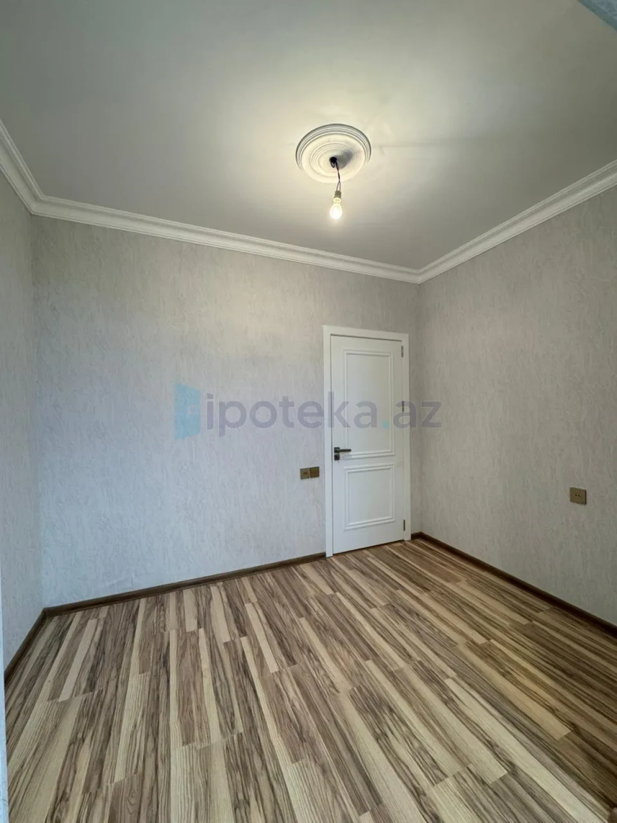 Satılır 2 otaqlı köhnə tikili 37 m²