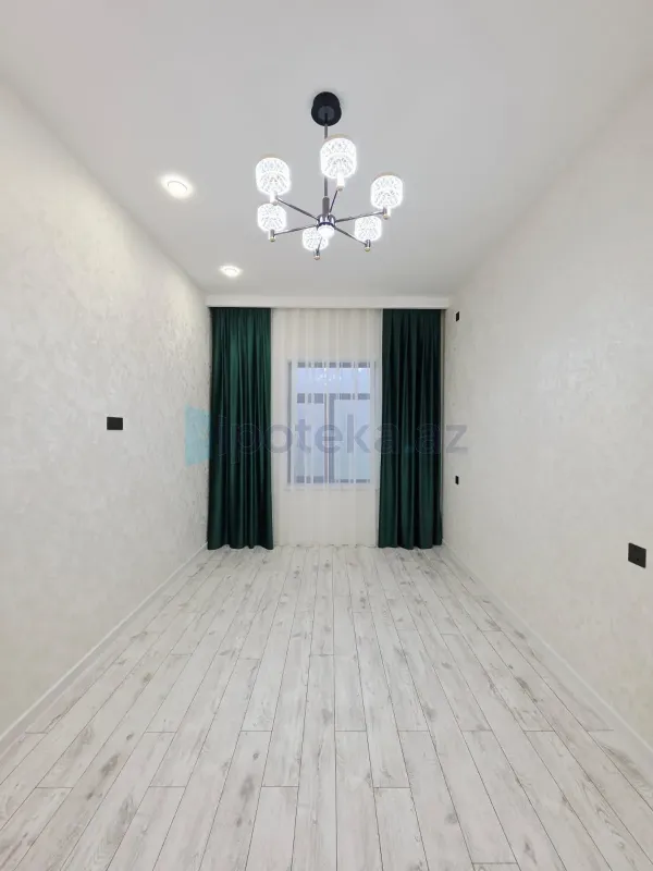 Satılır 4 otaqlı mənzil 140 m²