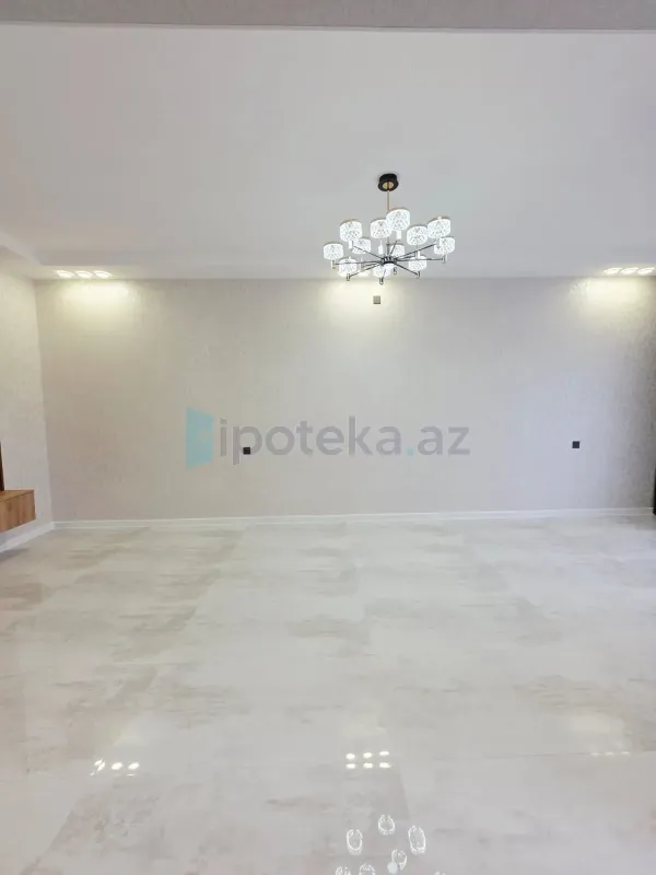 Satılır 4 otaqlı mənzil 140 m²