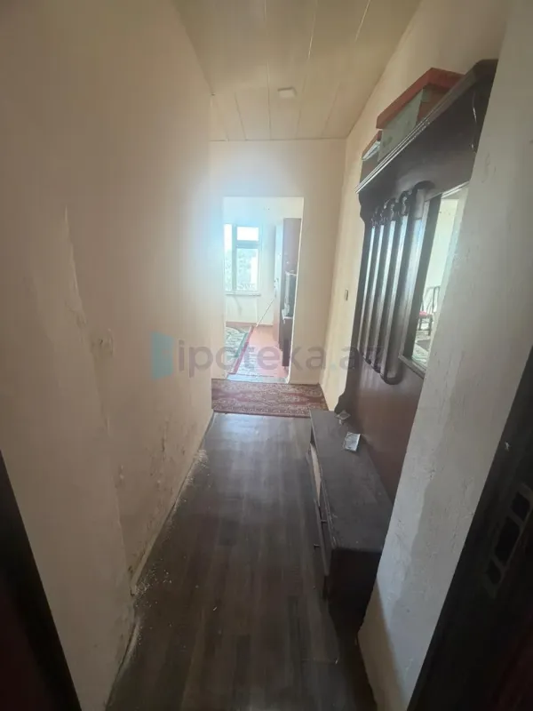 Satılır 1 otaqlı köhnə tikili 30 m²