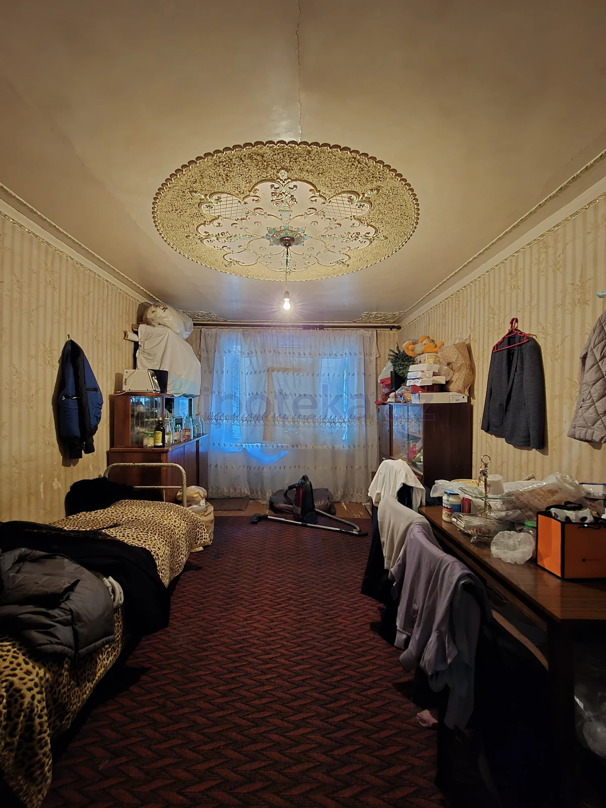 Satılır 6 otaqlı köhnə tikili 150 m²