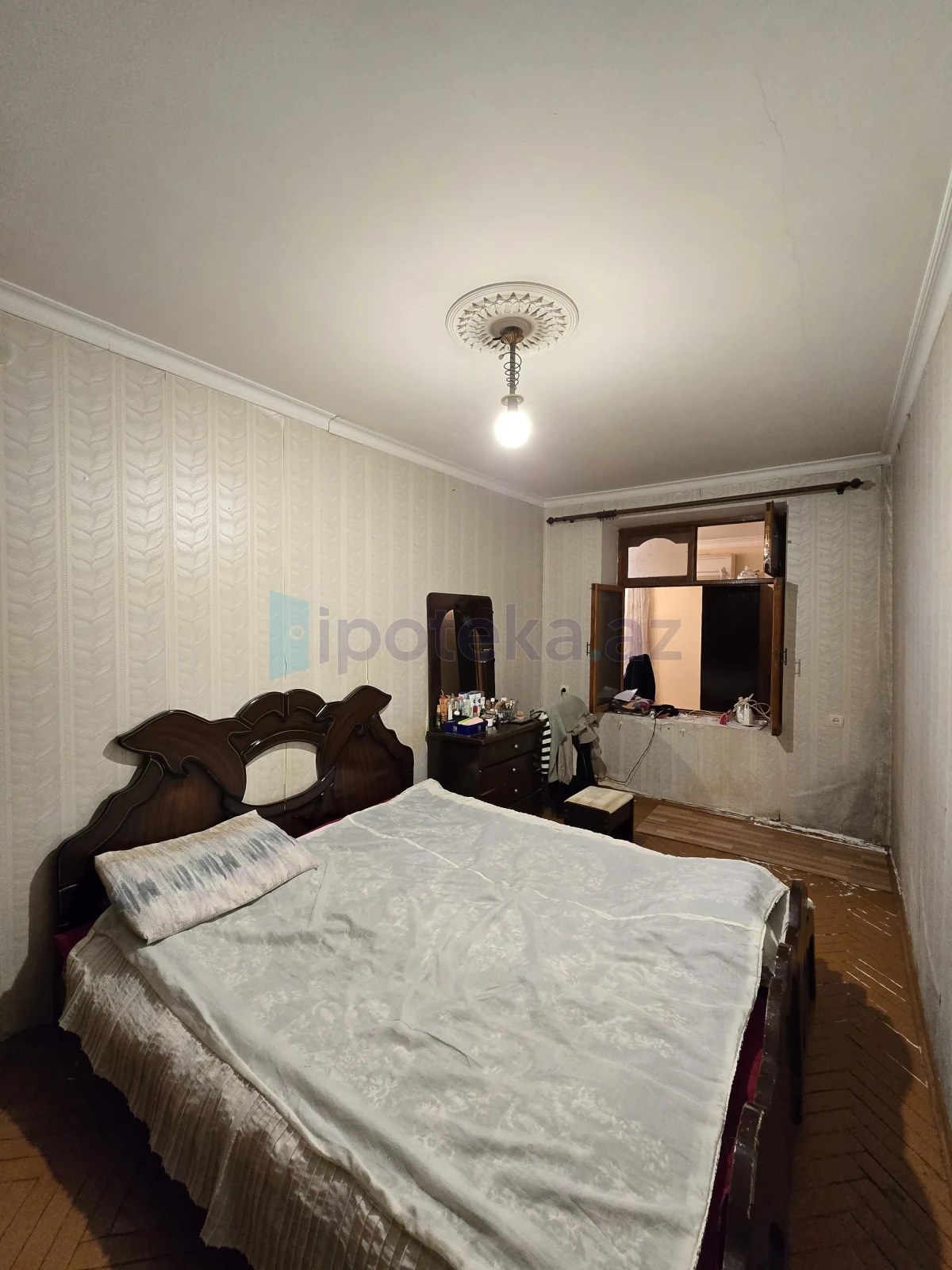 Satılır 6 otaqlı köhnə tikili 150 m²