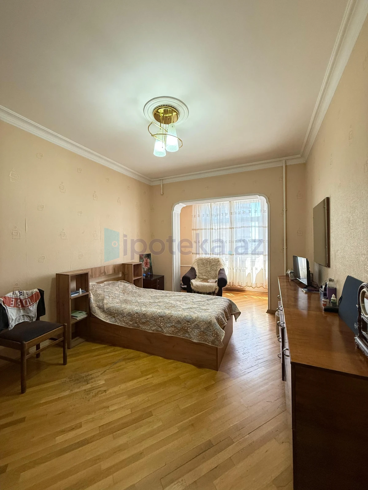 Satılır 4 otaqlı köhnə tikili 100 m²