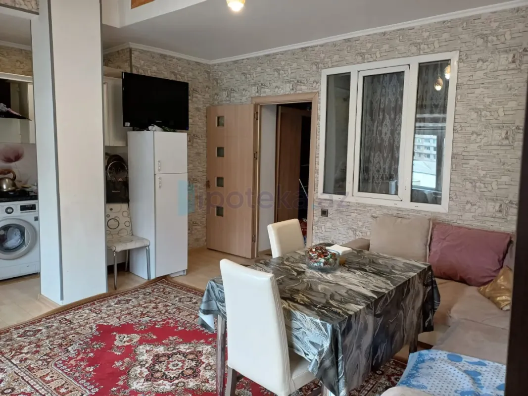 Satılır 3 otaqlı köhnə tikili 120 m²