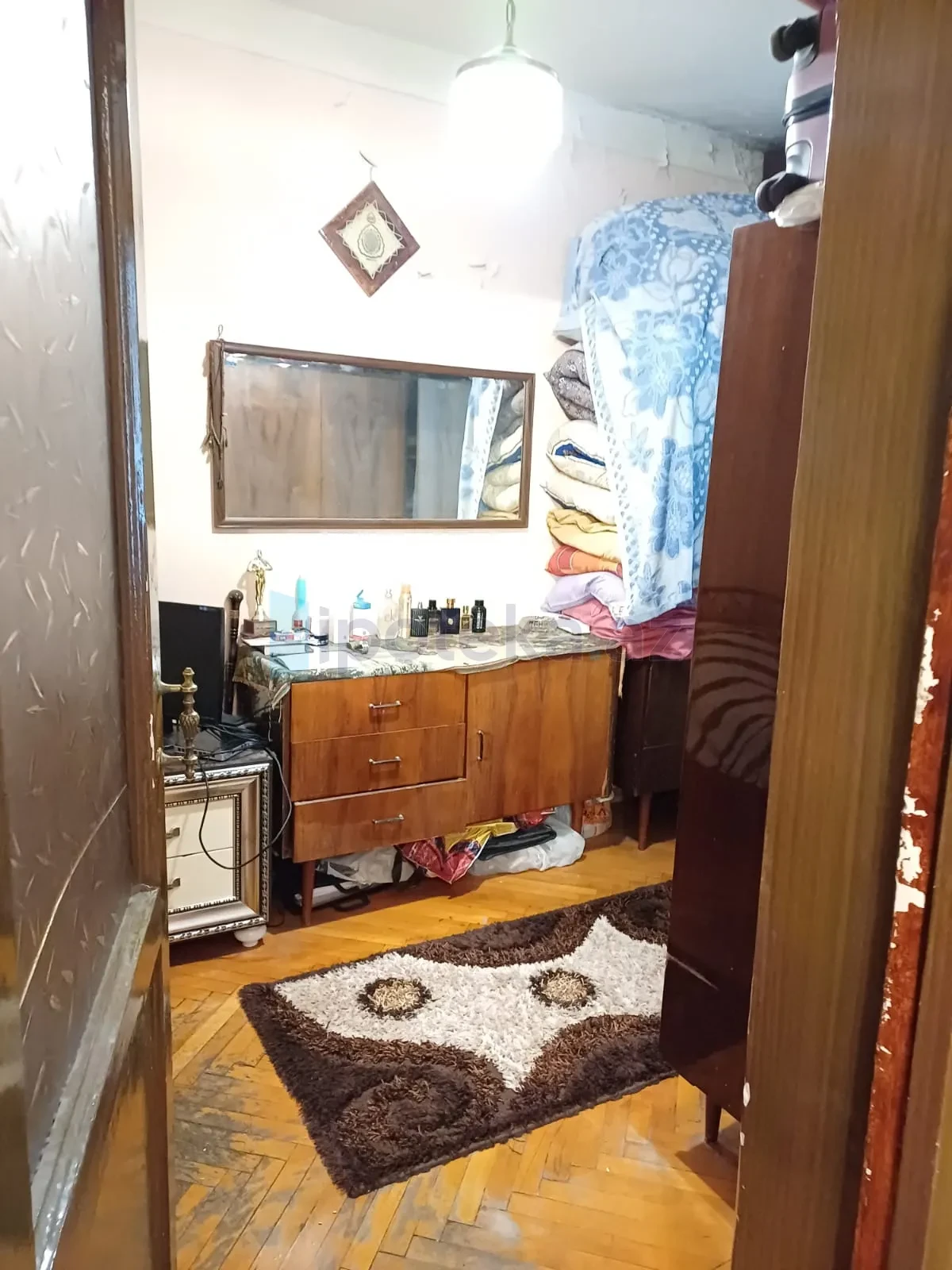 Satılır 3 otaqlı köhnə tikili 120 m²
