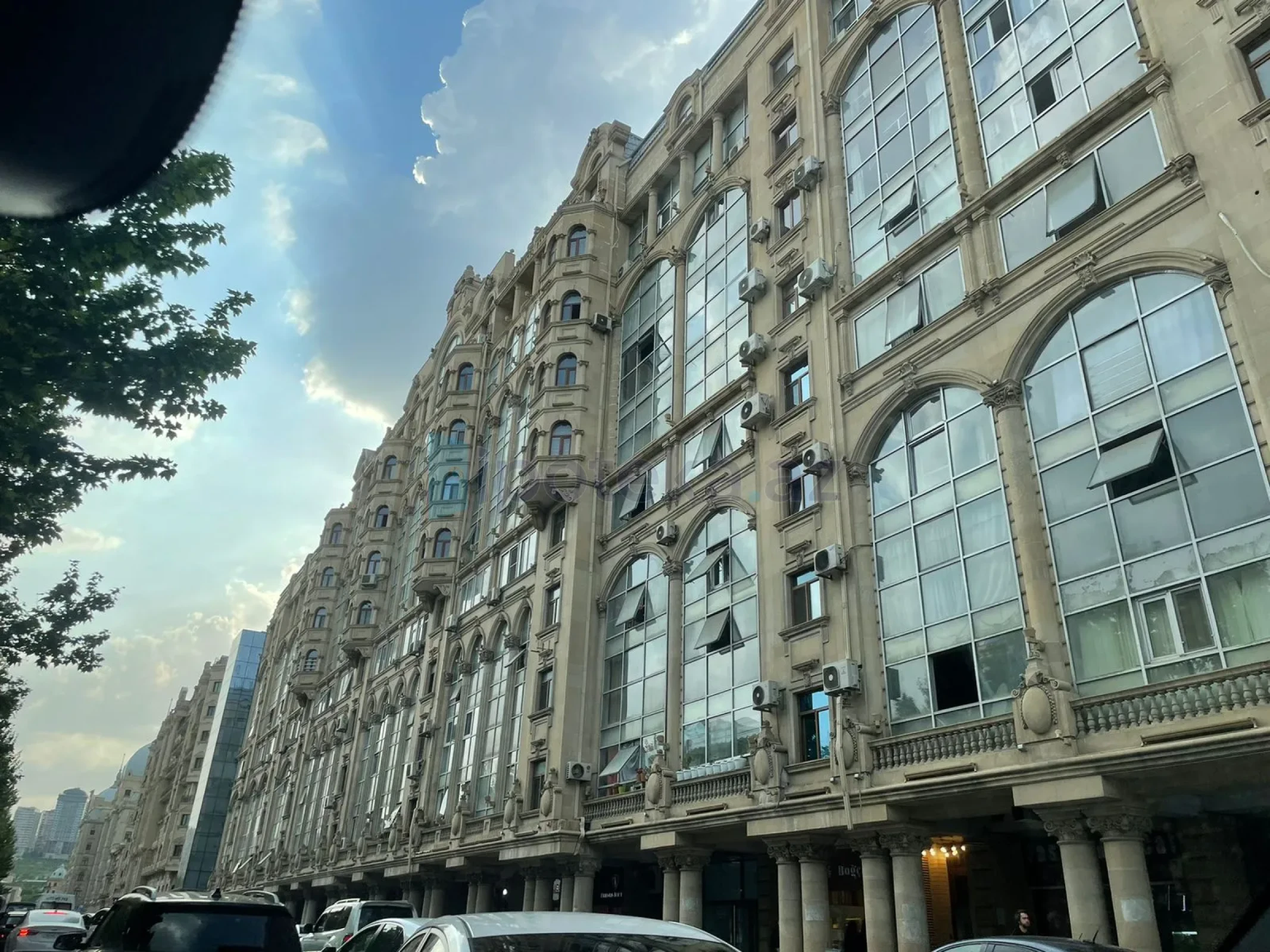 Satılır 3 otaqlı köhnə tikili 120 m²