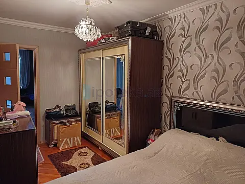 Satılır 3 otaqlı köhnə tikili 120 m²