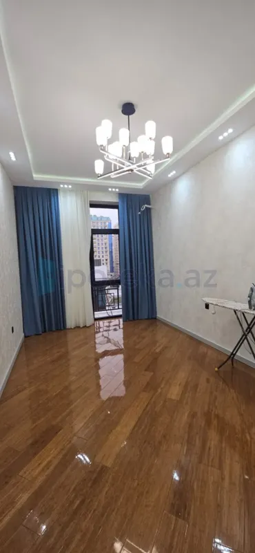 Satılır 3 otaqlı yeni tikili 107 m²